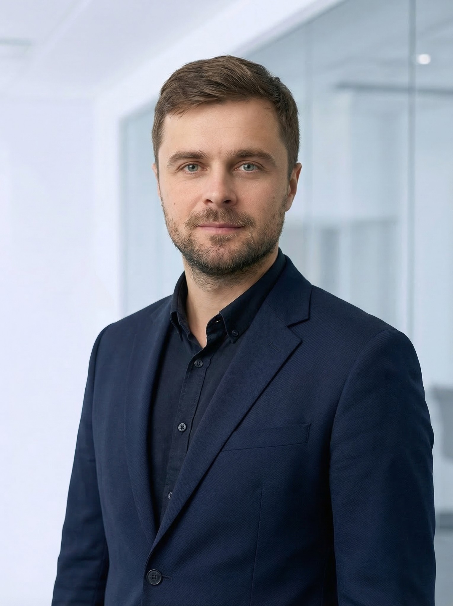 Евгений Тарасов
